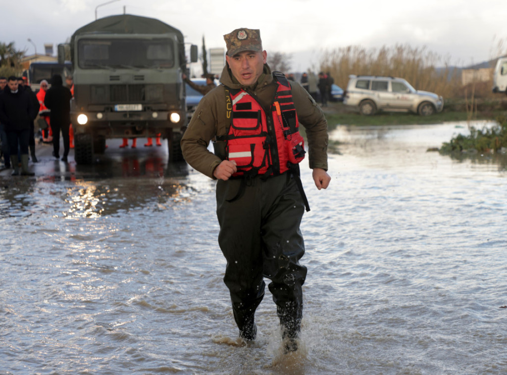 Albanija: Jedna osoba se udavila; 174 prebačene u bolnice zbog poplava i nevremena