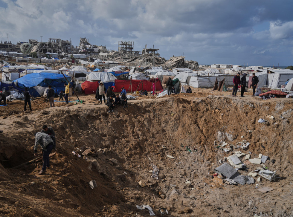 Najmanje 13 osoba poginulo u Gazi, Tramp najavljuje formiranje Odbora za mir