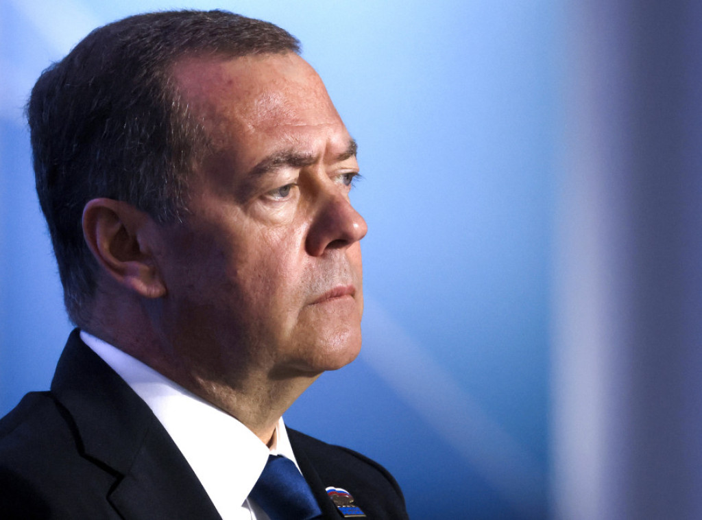 Dmitrij Medvedev: Rusija je privremeno promenila zastavu broda "Marinera" zbog sankcija SAD