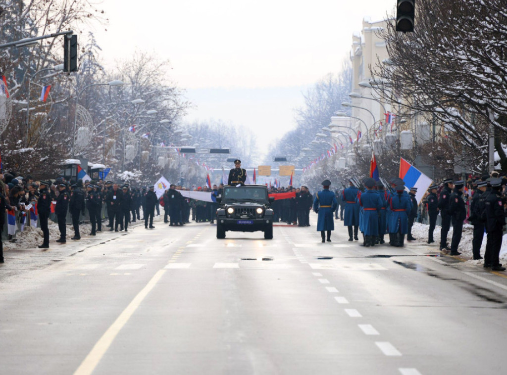 Završen svečani defile na Trgu Krajine u Banjaluci