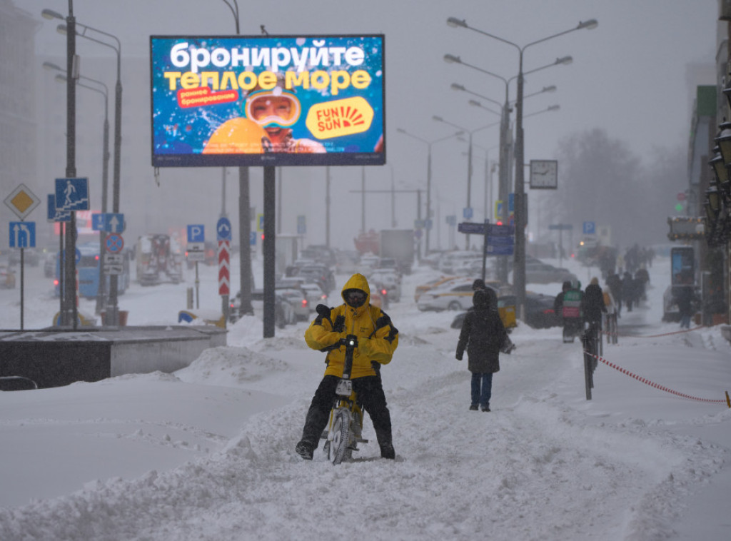 Zbog obilnih snežnih padavina nestanci struje u više ruskih regiona
