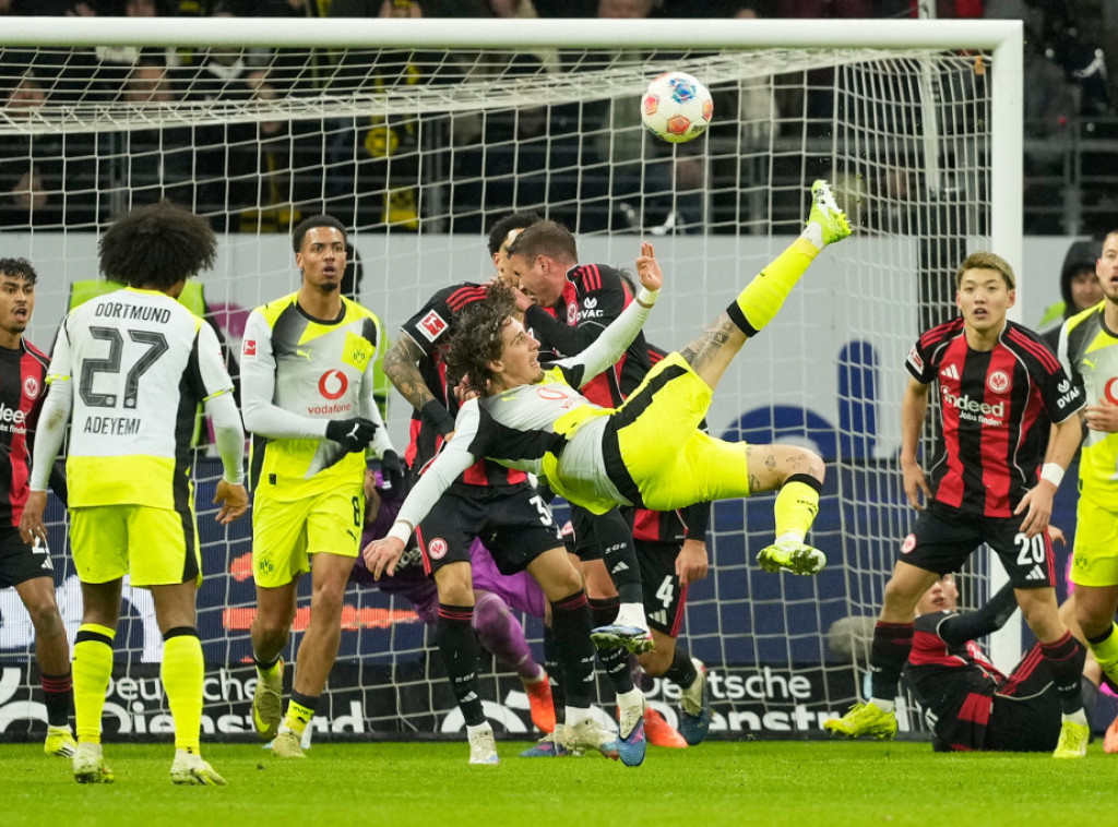 Remi fudbalera Ajntrahta i Borusije Dortmund u Bundesligi