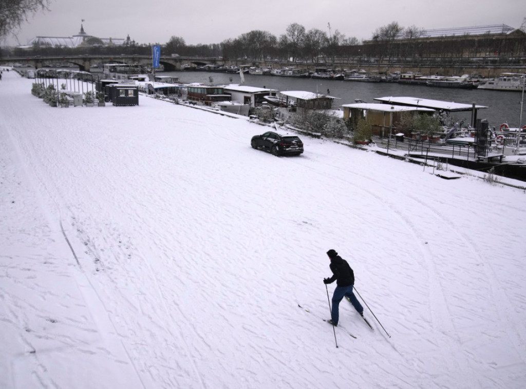 Francuska: Zbog oluje još oko 100.000 domaćinstava bez struje