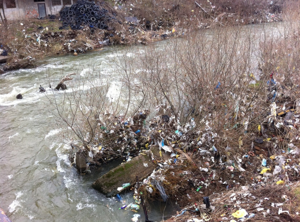 Izlila se reka Sitnica, poplavljeno više sela na teritoriji opštine Gračanica