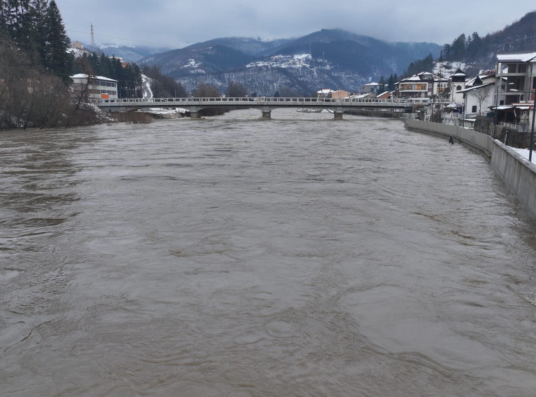 Vozilo skliznulo u Lim kod Priboja, nema stradalih putnika