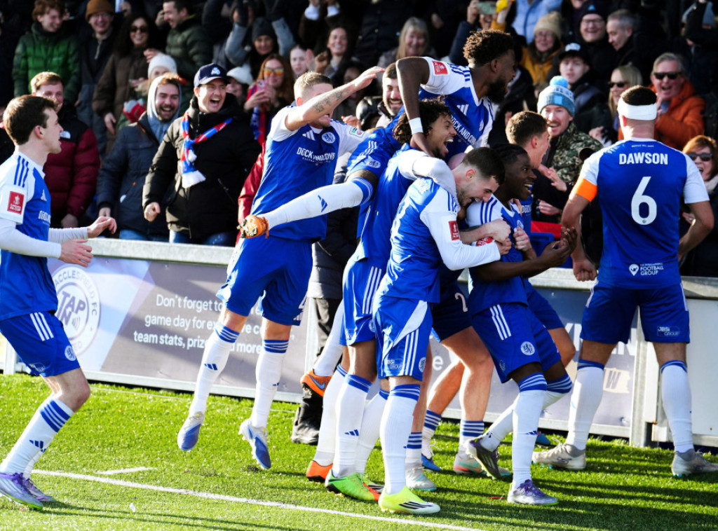 Fudbaleri Kristal palasa eliminisani od šestoligaša Maklsfilda u FA kupu
