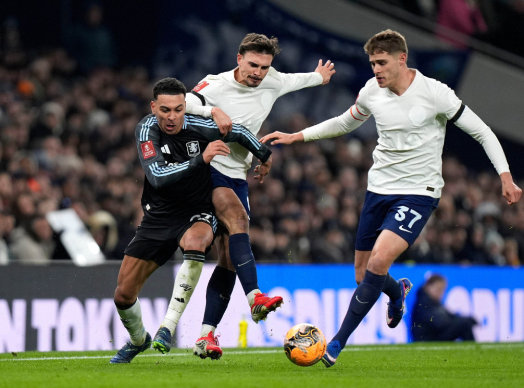 Fudbaleri Aston Vile kao gosti pobedili Totenhem u trećem kolu engleskog FA Kupa