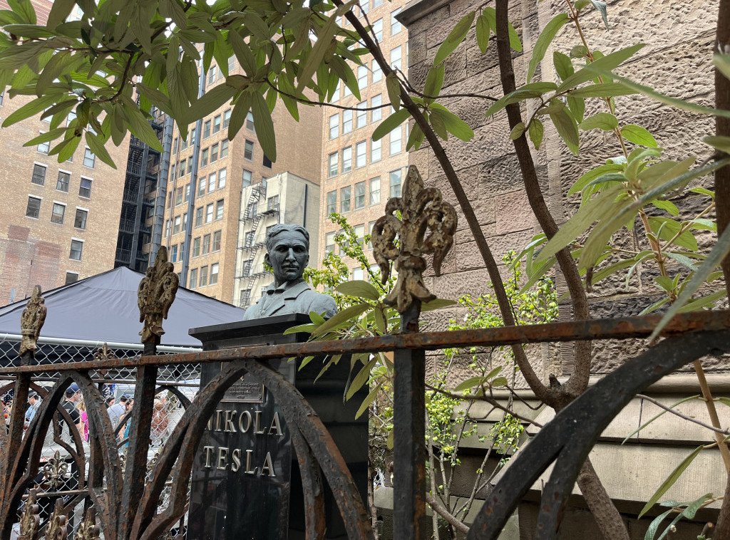 U crkvi Svetog Save na Menhetnu danas se obeležava sećanje na Nikolu Teslu