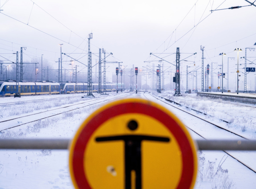 Nevreme širom Evrope: Otkazani letovi, vozovi i trajekti, kamioni u zastoju