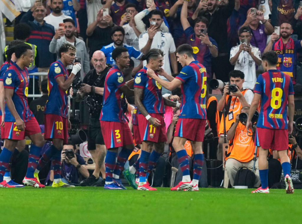 Fudbaleri Barselone savladali Real i odbranili trofej u Superkupu Španije