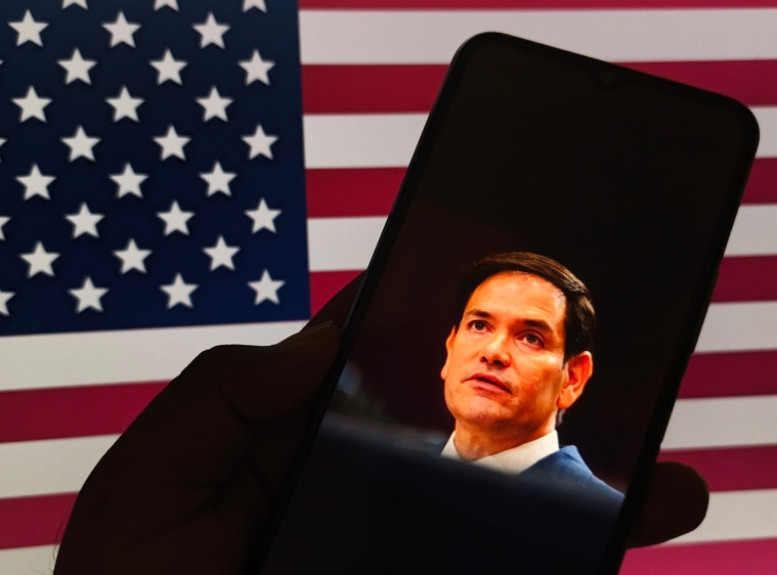 Foks njuz: Višestruke dužnosti Marka Rubija inspirisale mimove na drušvenim mrežama