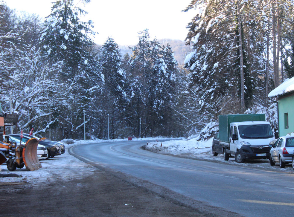 Dejan Đurasović: Putevi na Fruškoj gori prohodni, voditi računa o poledici i nanosima