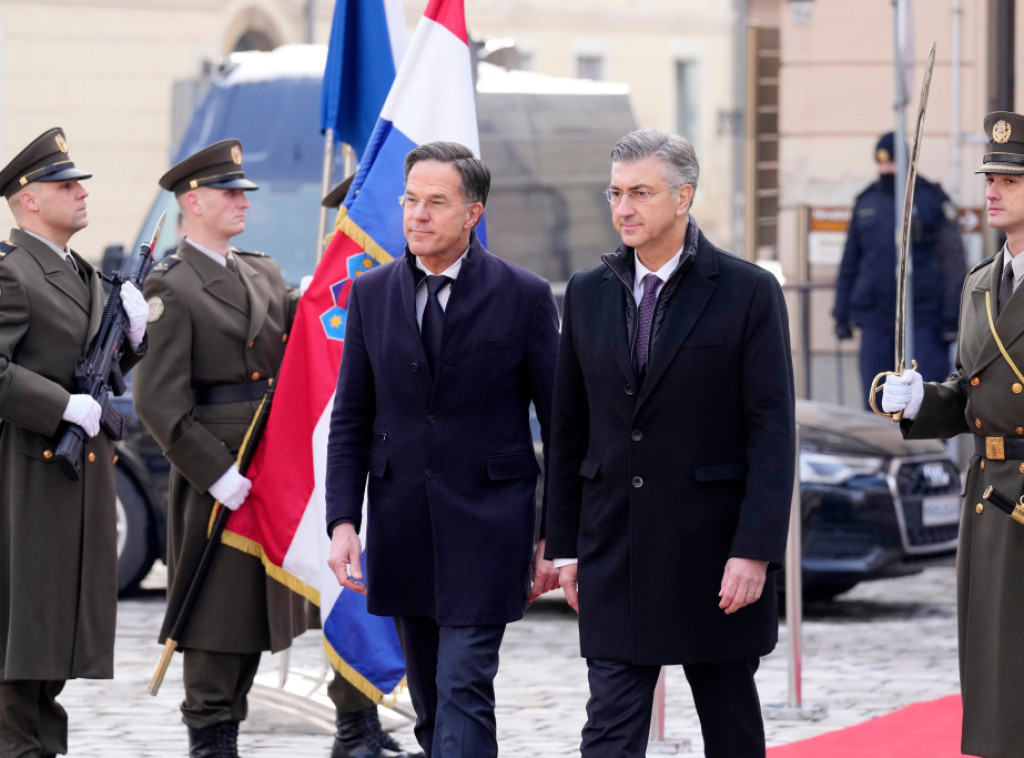 Mediji: Rute nije dobio odgovor koliko Hrvatska ima obučenih pilota borbenih aviona