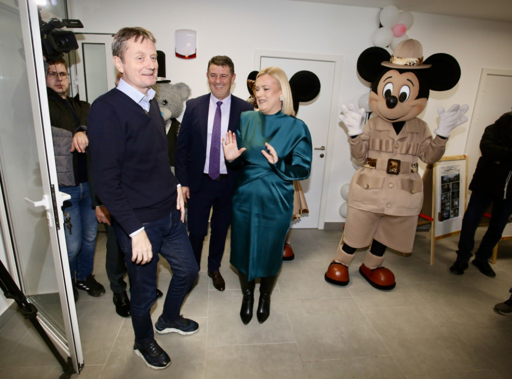 Ministar Glišić prisustvovao otvaranju renovirane Predškolske ustanove "Vlada Obradović Kameni" u Obrežu