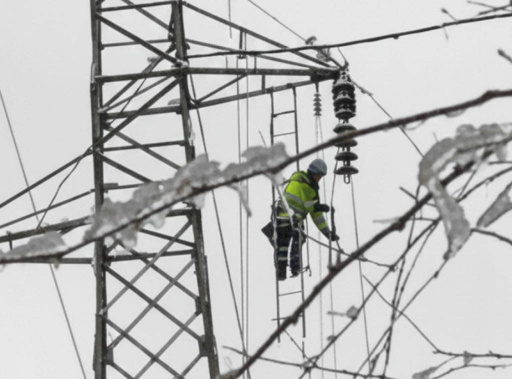 Elektromreža Srbije: Kratkotrajno isključenje dalekovoda Arilje-Ivanjica zbog iskrivljenja stabla