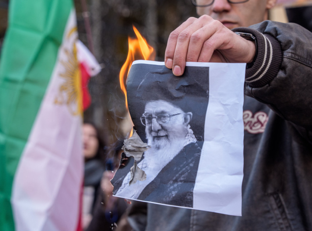 Bivši šef MI6: Iranski režim slabiji, ali je sposoban za okrutnost
