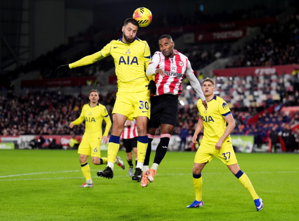 Fudbaler Totenhema Rodrigo Bentankur zbog povrede najmanje tri meseca van terena
