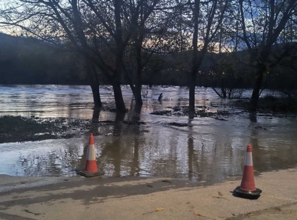 Nivo vode na jedinici Ibar-Kraljevo-Novi Pazar premašio kotu redovne odbrane od poplava