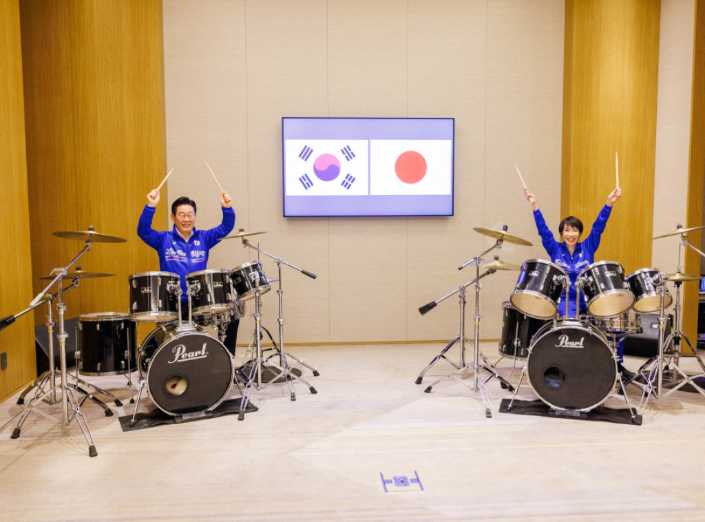 Južnokorejski predsednik poklonio bubnjeve japanskoj premijerki Takaiči