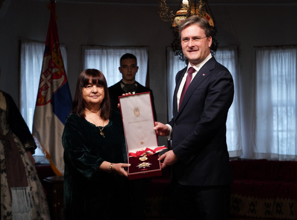 Ministar Selaković uručio Karađorđevu zvezdu književnici Ljiljani Habjanović Đurović