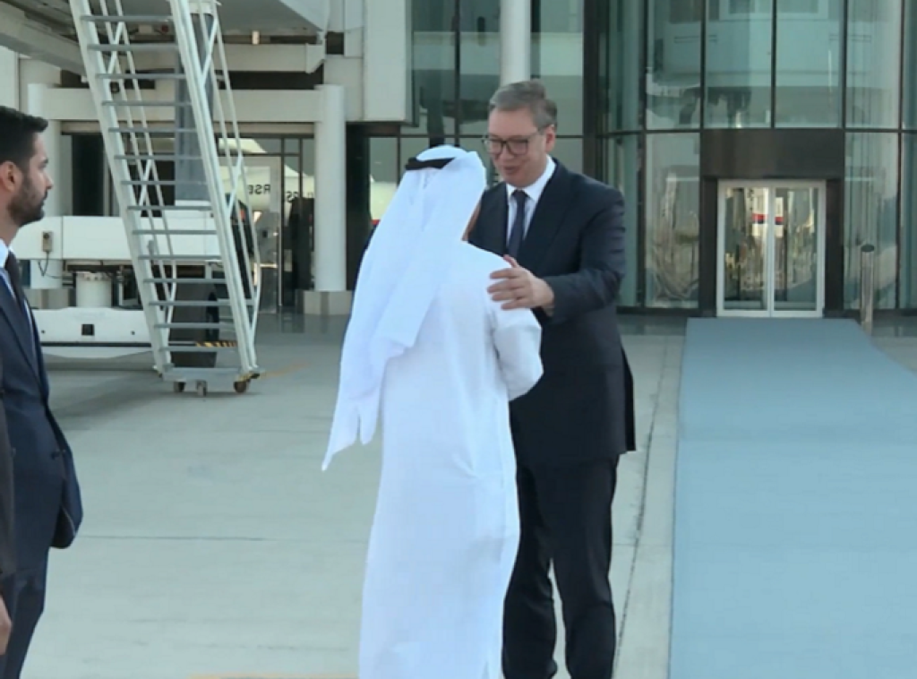 Vučić završio posetu Ujedinjenim Arapskim Emiratima, ispratio ga savetnik predsednika Ujedinjenih Arapskih Emirata