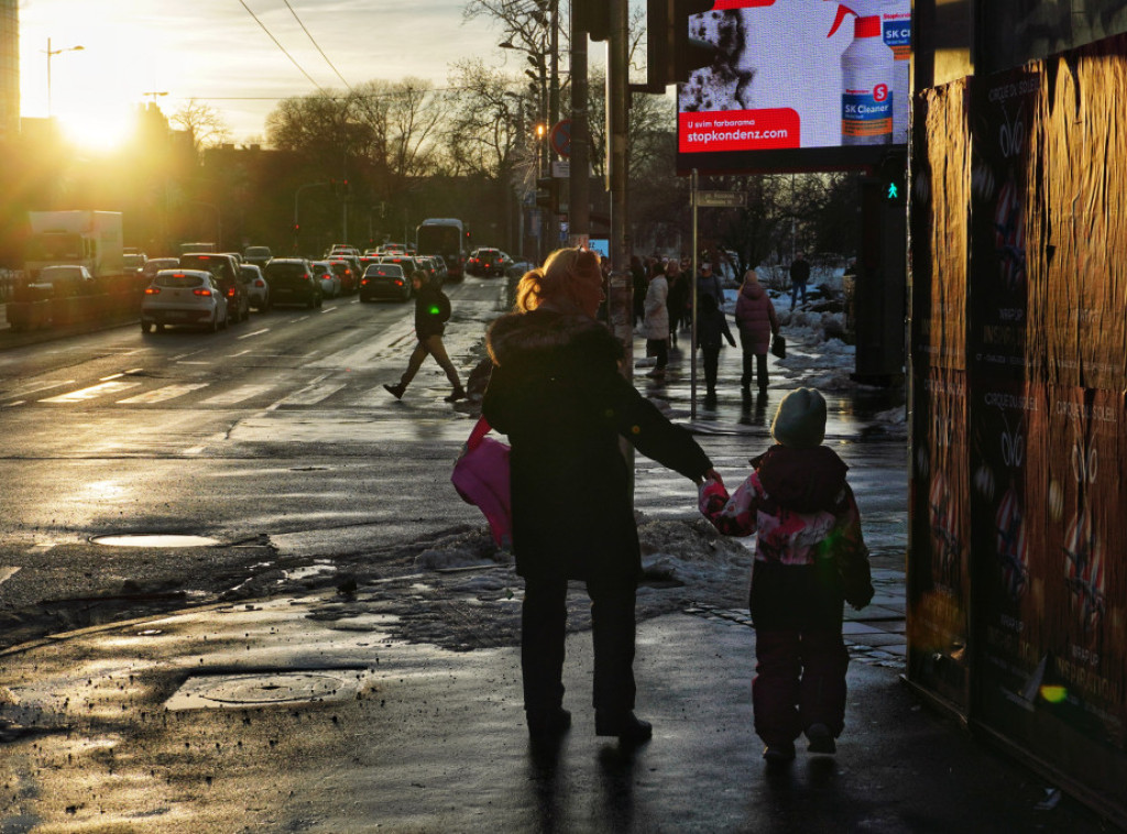 U Srbiji ujutro slab mraz, kasnije pretežno oblačno, temperature do 12 stepeni