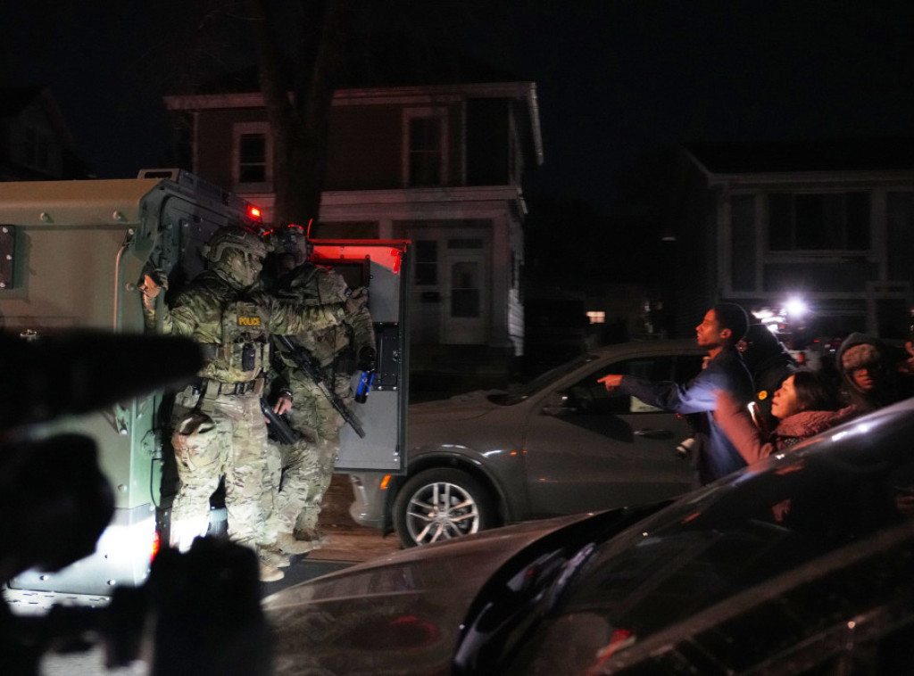 Policajac u Mineapolisu pucao u nogu imigrantu iz Venecuele