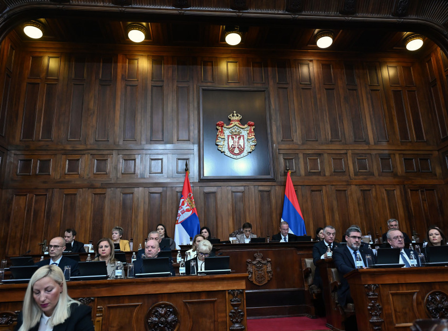 Poslanici nastavili objedinjenu raspravu o 25 tačaka dnevnog reda
