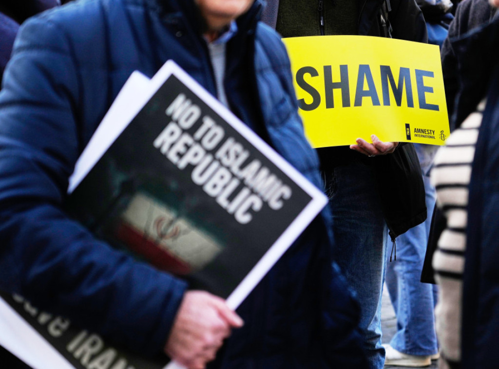 U Rimu održan protest solidarnosti sa demonstracijama u Iranu