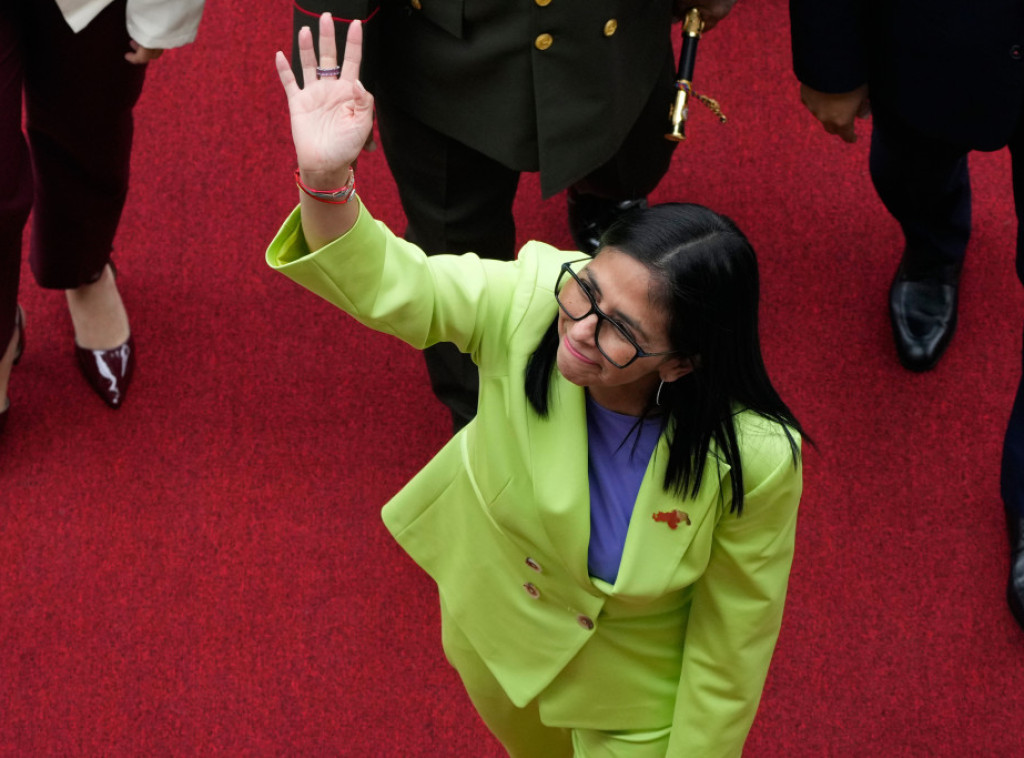 Privremena predsednica Venecuele smenila ministra bliskog Maduru