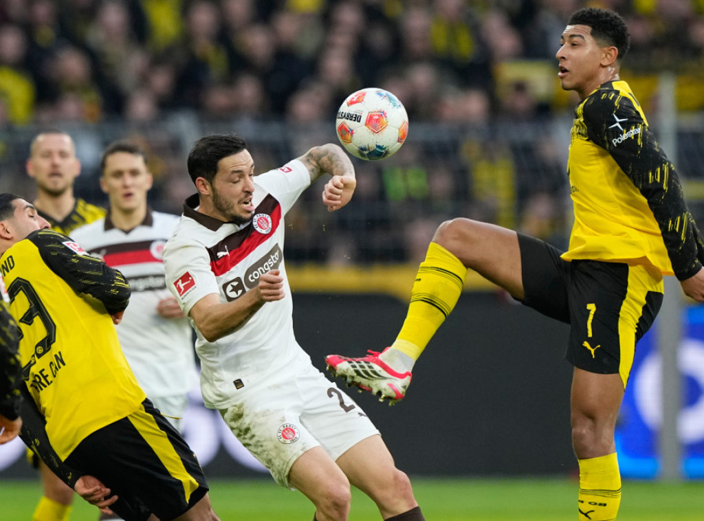 Fudbaleri Borusije Dortmund pobedili Sankt Pauli, Hofenhajm bolji od Leverkuzena