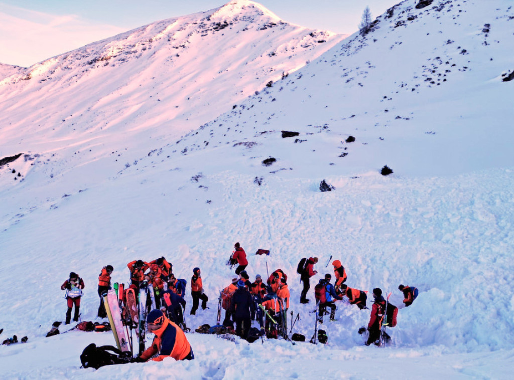 Broj poginulih u lavinama u Austriji porastao na osam