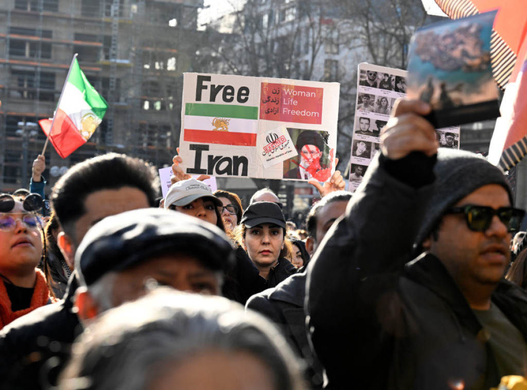 Na demonstracijama u Hamburgu protiv iranskog režima okupilo se oko 13.000 ljudi