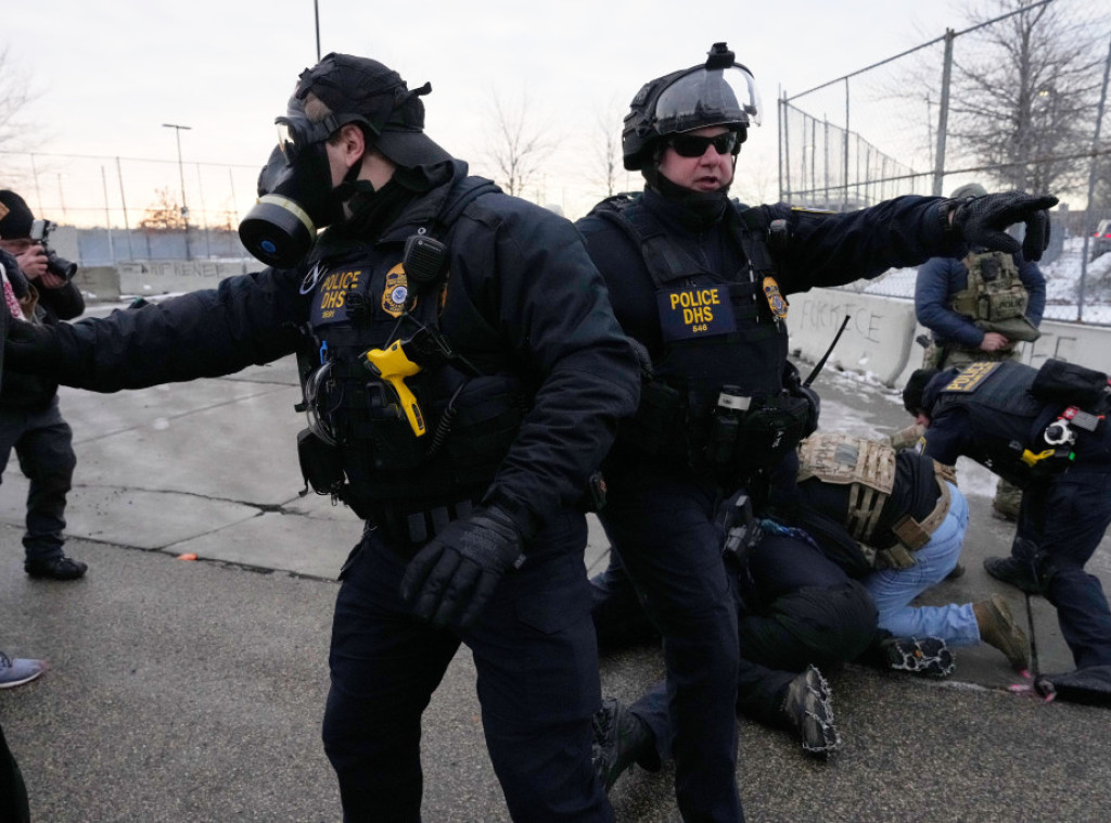 CBS: 1.500 američkih vojnika spremno za moguću intervenciju u Mineapolisu