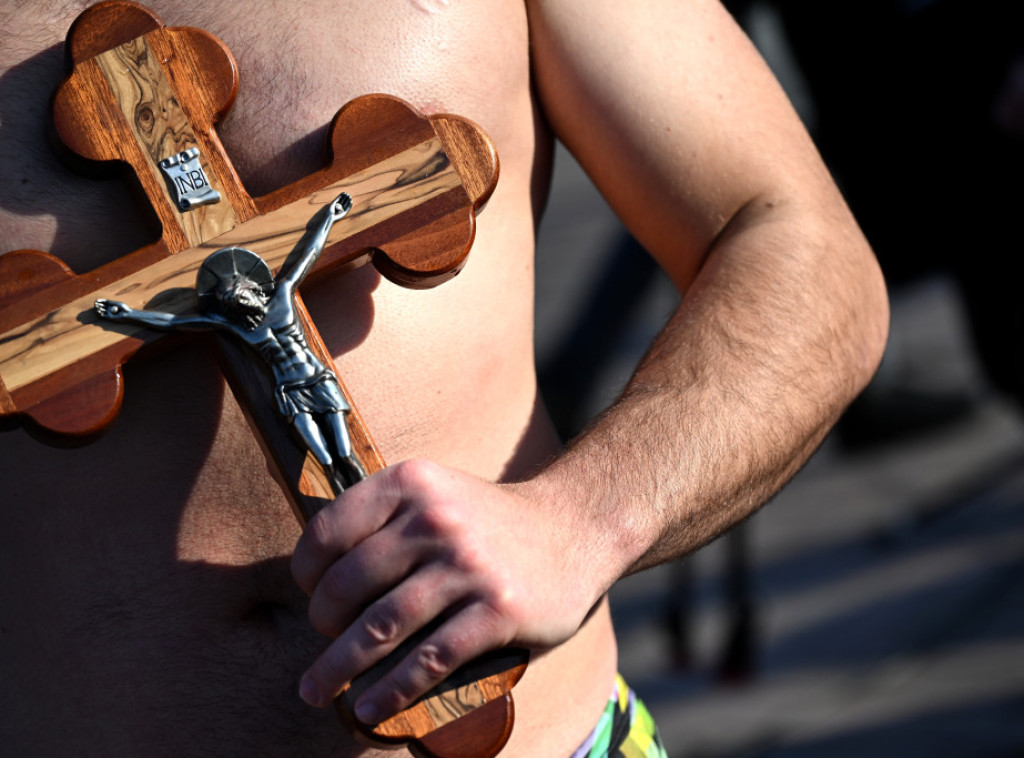 Bogojavljenje: Plivanje za Časni krst organizovano širom Republike Srpske, Crne Gore i Severne Makedonije