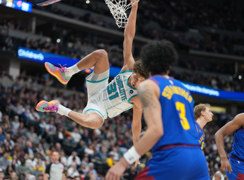 Košarkaši Šarlota pobedili Denver, Los Anđeles Lejkersi savladali Toronto u NBA ligi