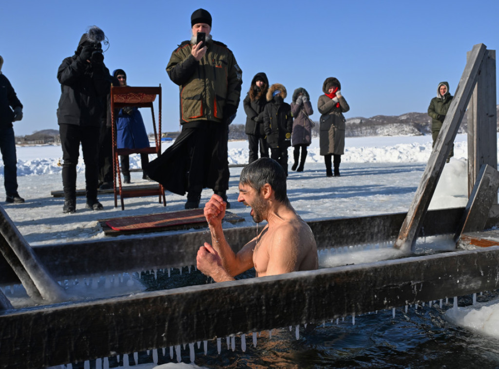 Oko 3.600 ljudu na bogojavljenskom kupanju u Rusiji, temperatura bila -37 stepeni