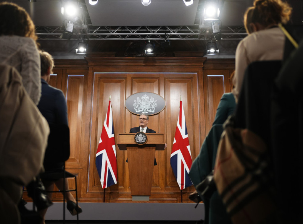 Starmer: Potrebno je učiniti više kako bi se zaštitila deca na društvenim mrežama