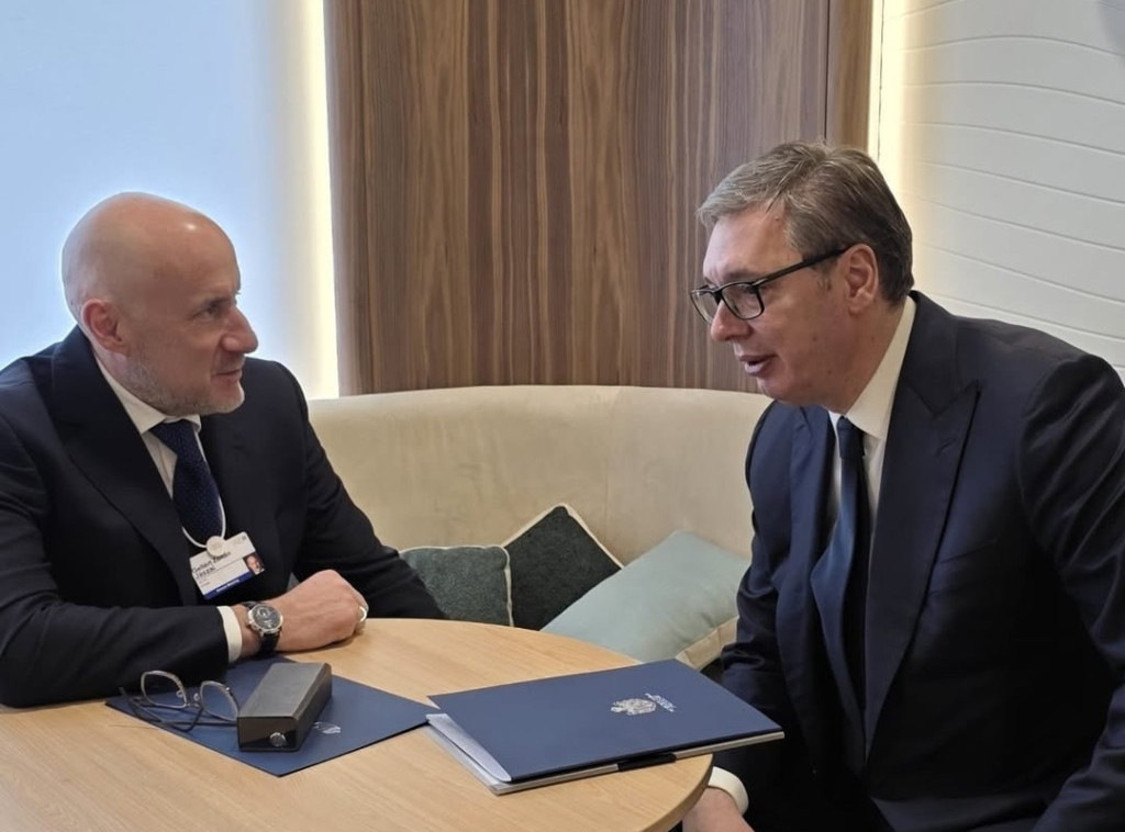 Vučić sa Jasaijem u Davosu o jačanju ekonomske saradnje Srbije i Mađarske