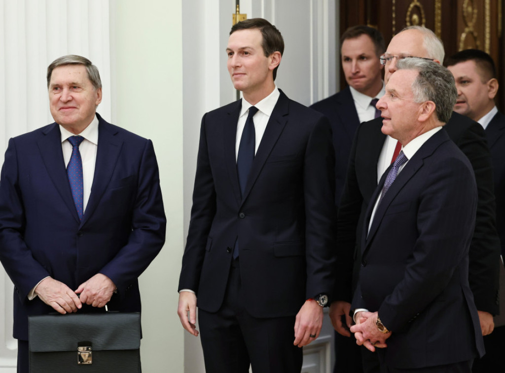 Dmitrijev, Vitkof i Kušner su stigli u američki paviljon u Davosu