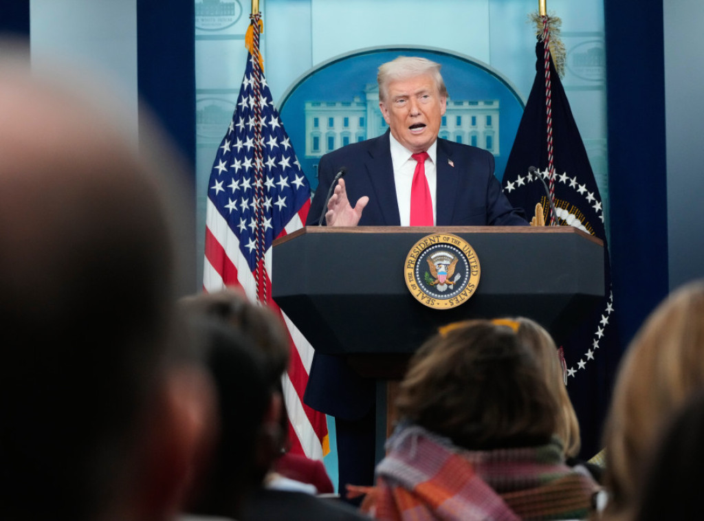 Donald Tramp: Carine donose bezbednost i prihode, čeka se odluka Vrhovnog suda