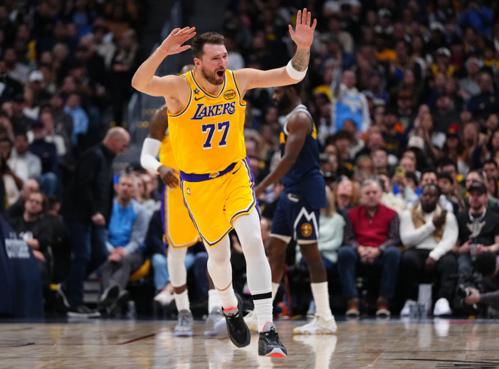 Tripl-dabl Dončića u pobedi LA Lejkersa protiv Denvera, Majami savladao Sakramento