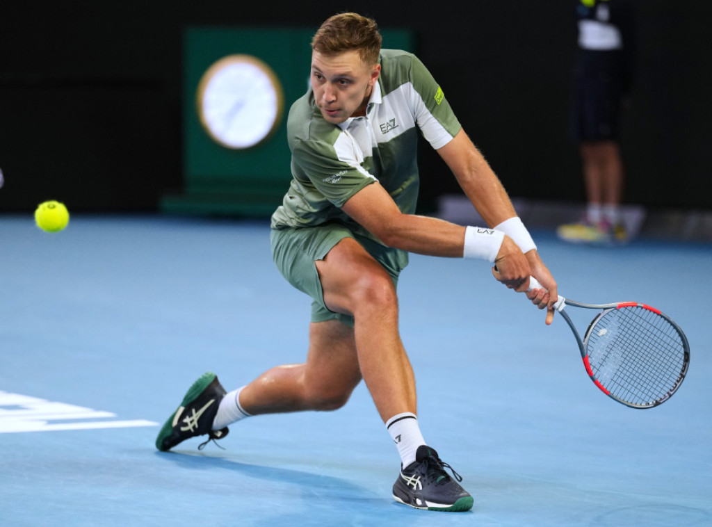 Medjedovic loses to De Minaur in Australian Open second round