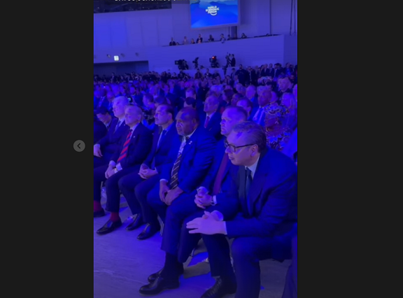 Predsednik Vučić pratio Trampovo obraćanje u Davosu iz prvog reda