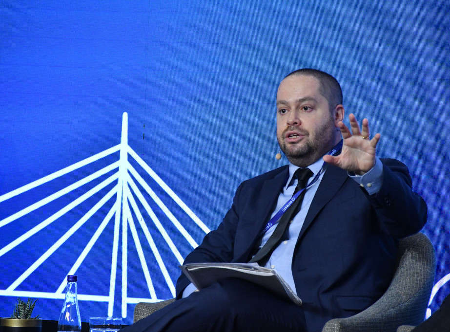 Ratnovski: Nadamo se brzom rešenju za NIS, važna kompanija za srpsku ekonomiju