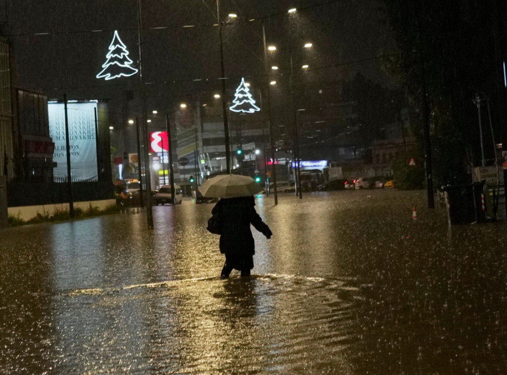 Dve osobe poginule u oluji i poplavama u Grčkoj