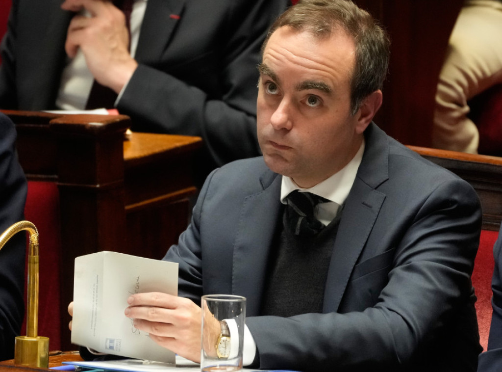 Francuski premijer Sebastijan Lekorni odlučio da usvoji i drugi deo budžetskih rashoda bez glasanja poslanika