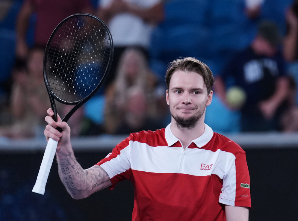 Bublik pobedio Ečeverija za plasman u osminu fianala Australijan opena