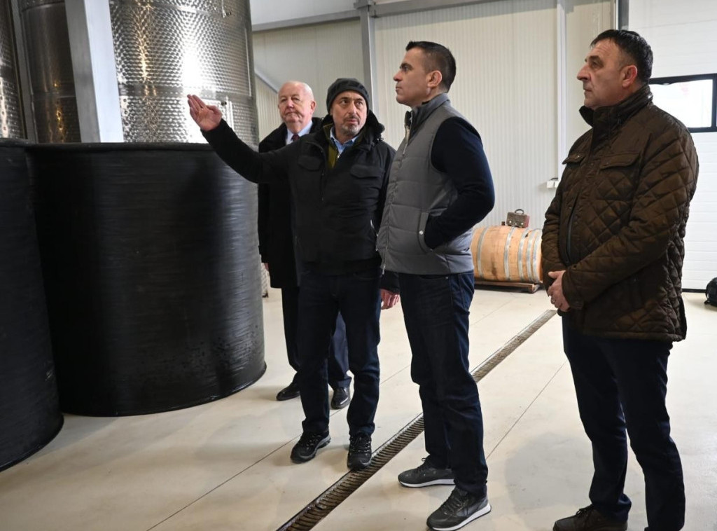 Ministar Milićević posetio domaćinstva Radomira Bosiljčića i Đorđa Ćosića na Zlatiboru