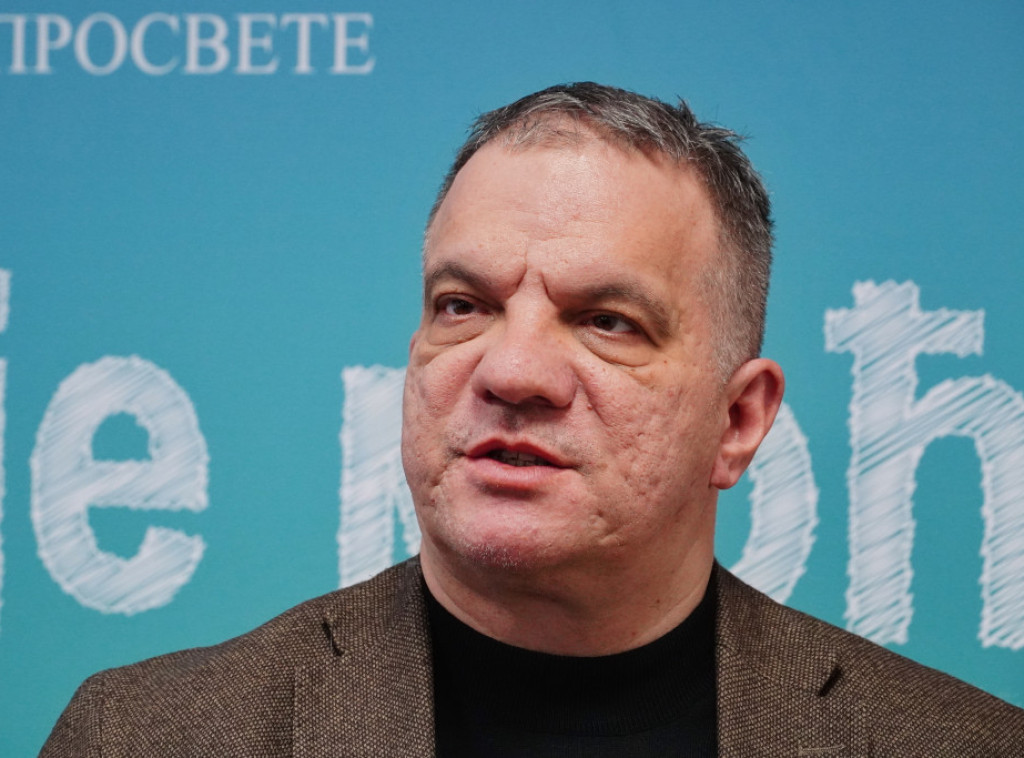 Dejan Vuk Stanković posetio školu u Latvici: Reforme usmerene na unapređenje nastavnog procesa